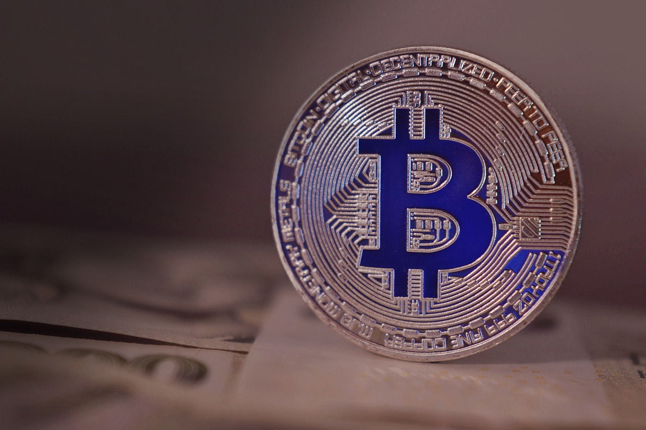 Crypto Industry Cuts Jobs Despite Bitcoin Highs