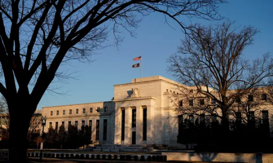 Bitcoin se acerca a $ 24K mientras la Fed descubre el 'proceso desinflacionario'