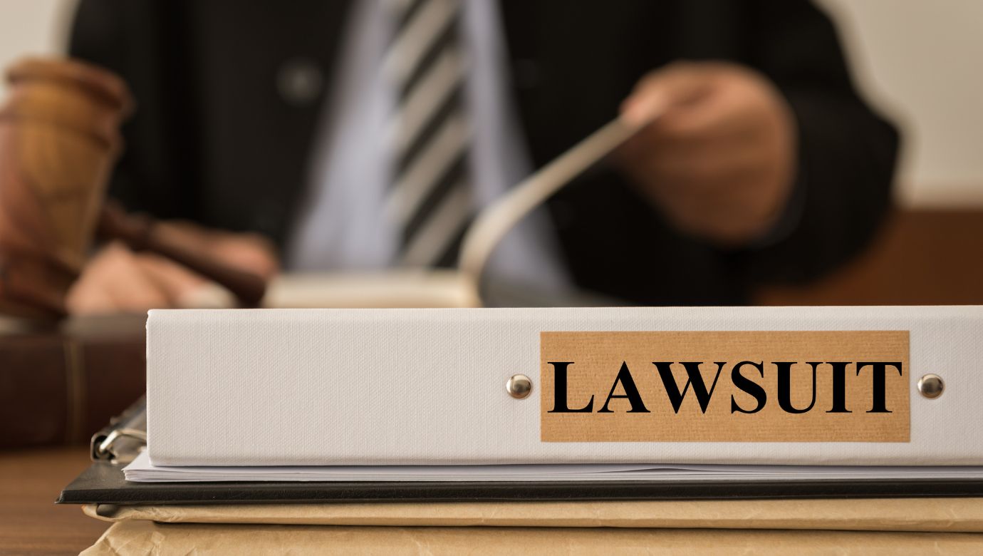 SEC Lawsuits Against Binance, Coinbase Critiqued By Crypto Lawyer and Former Employee