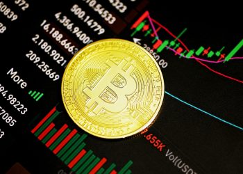 Bitcoin Leverage Ratio Rises, Volatile Move Incoming?
