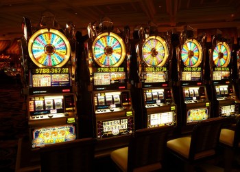 8 Best Bitcoin and Crypto Slots Sites with Large Bonuses