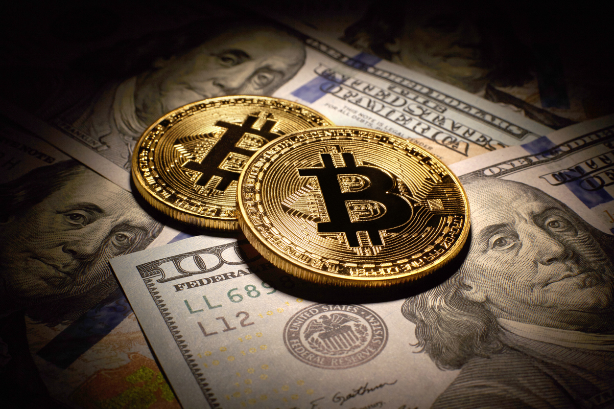 Bitcoin climbs above ,000 as US banking crisis deepens
