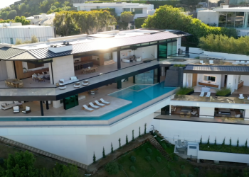 Crypto mansion