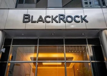 BlackRock’s Strategic Play: Undercutting Rivals With Lower Spot Bitcoin ETF Fees