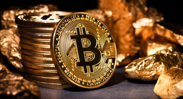 Will Bitcoin Soar 360% Post-ETF Launch? A Comparison With SPDR Gold Shares