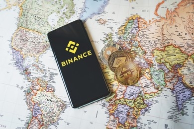Former SEC Official Exposes Binance As ‘Big Crypto Cartel’ In Scathing Verdict