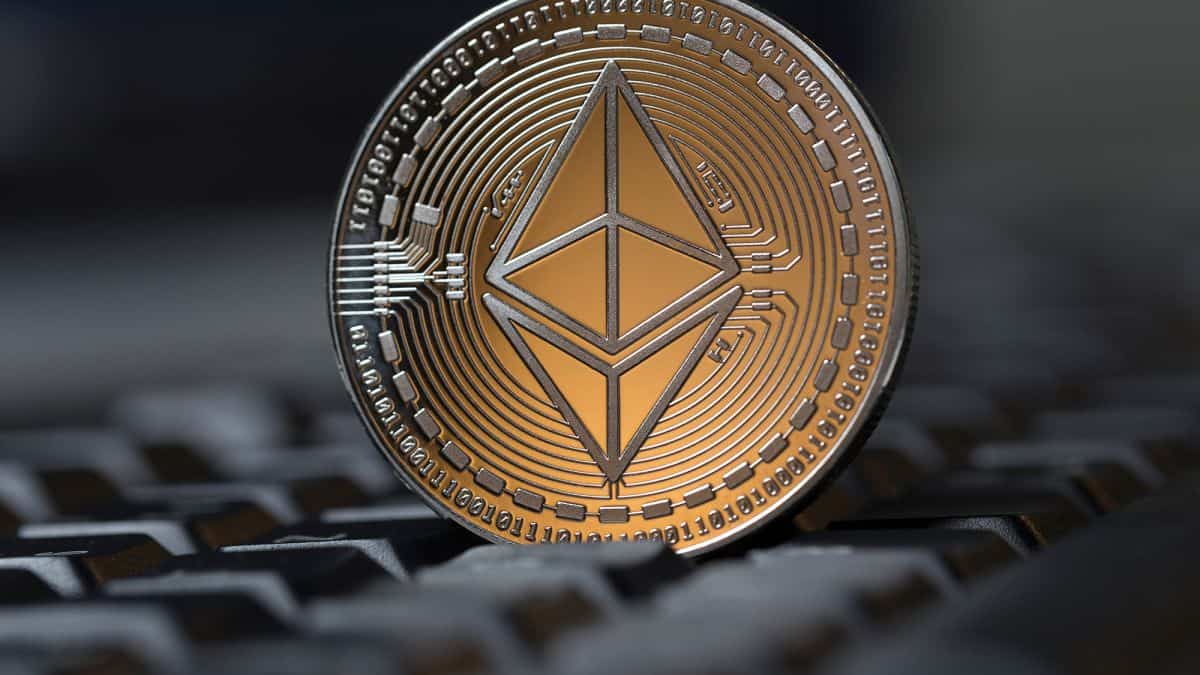 Ethereum Insider Takes Shots At ETH Founders, Calls Buterin An ‘Idiot’ And Lubin A ‘Sociopath