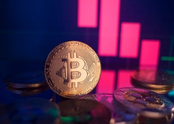 Bitcoin Dips to $42K Amid JPMorgan CEO’s Critique; Aave and InQubeta Emerge with Positive Growth Forecasts