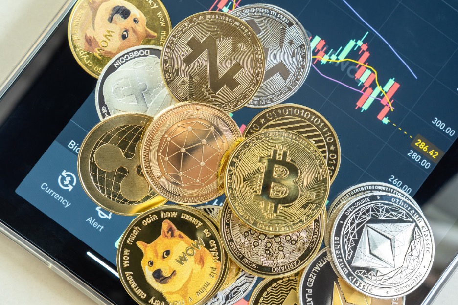 Top Cryptos For Feb AVAX ETH QUBE XRP SOL BTC Bitcoinist