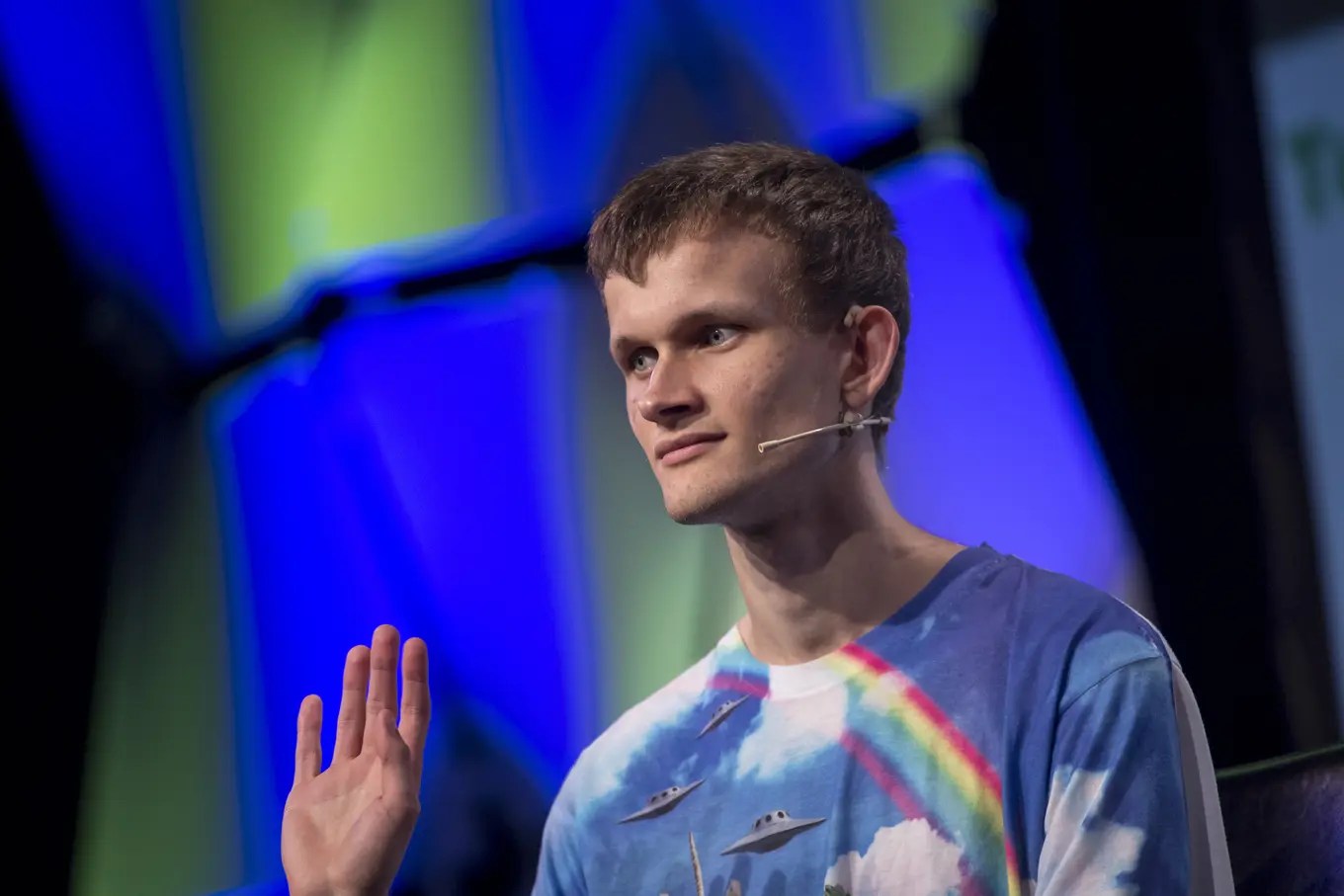 Ethereum Founder Buterin Warns Against Hardware Wallet Use: Here’s Why