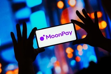 MoonPay Expands Crypto Purchasing Options For US Users With PayPal Integration