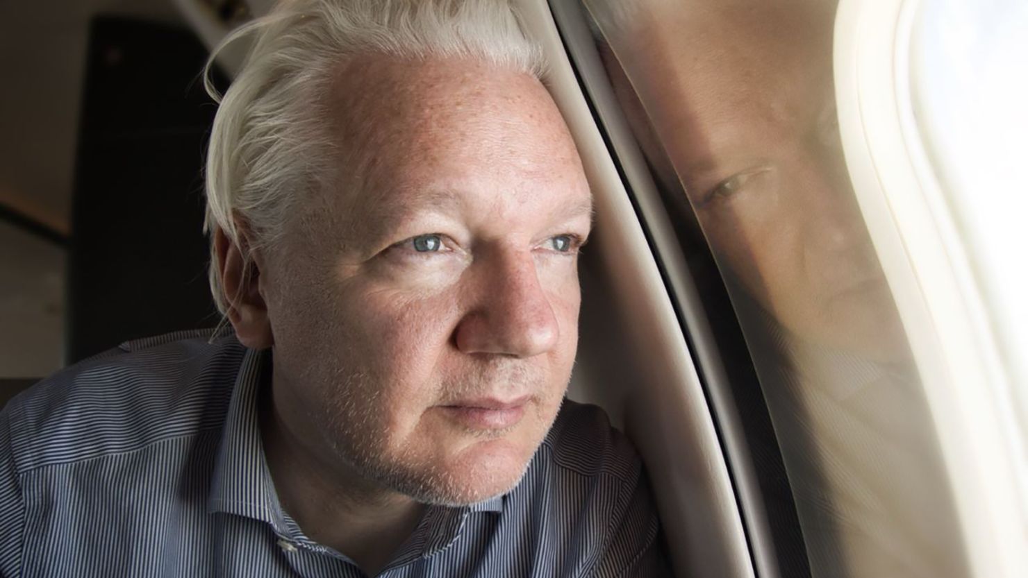 Anonymous Bitcoin Donor Foots Bill For Julian Assange’s Flight Into Freedom