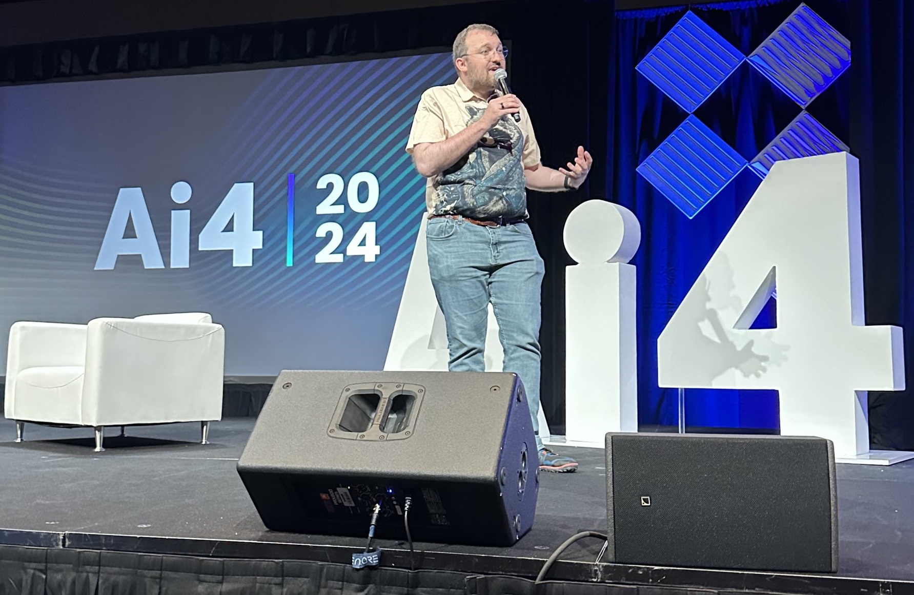 Cardano Founder Unveils How Blockchain Can ‘Revolutionize’ AI