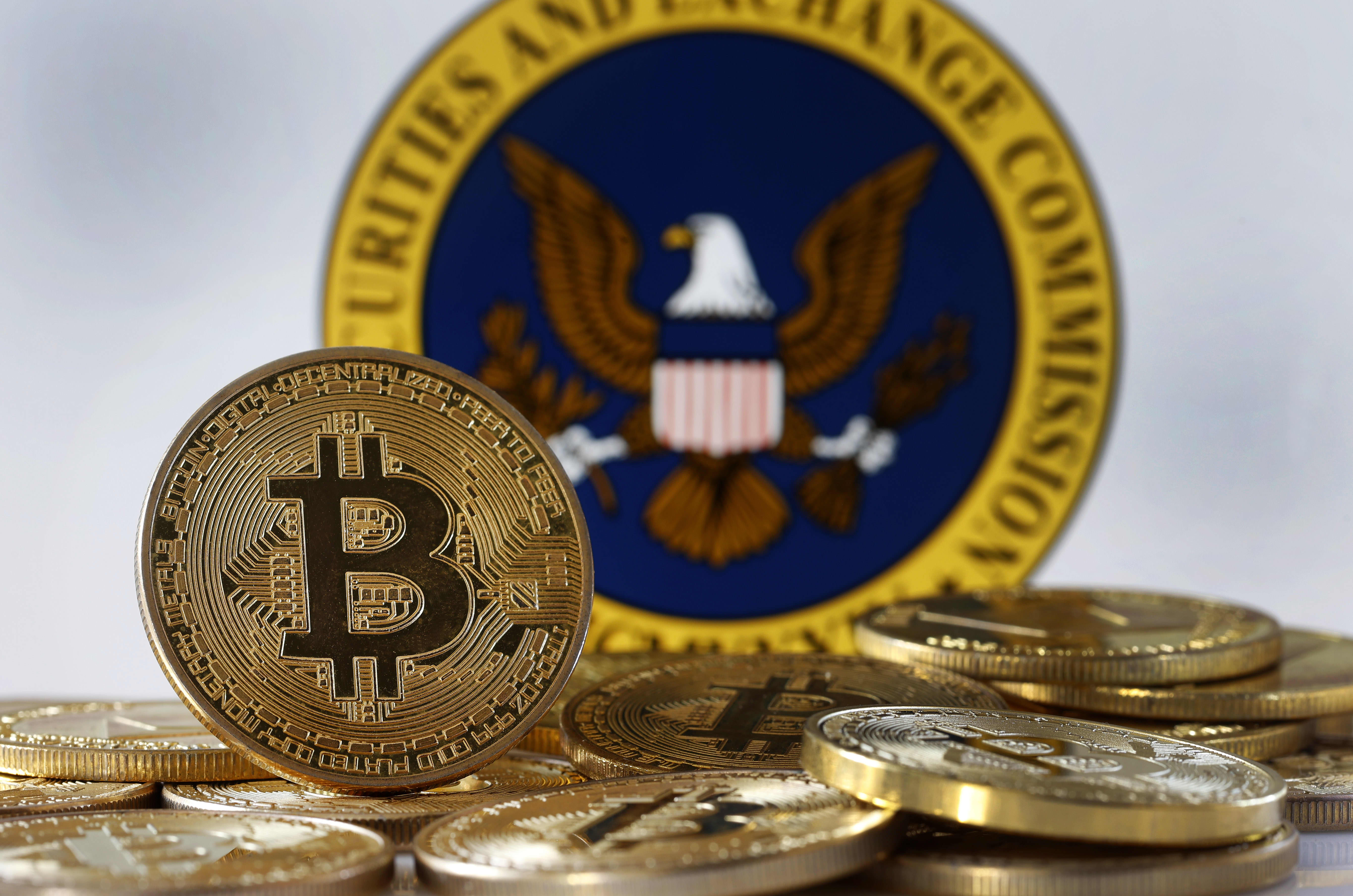 US Bitcoin ETFs See 0 Million Weekly Outflow After Three-Week Inflow