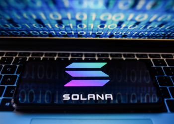 Solana koers verwachting: SOL herstelt door whale activitiet – stijgt deze nieuwe crypto mee? Keywords: solana koers, solana koers verwachting, nieuwe crypto