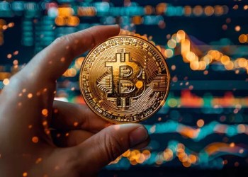 Breekt Bitcoin koers de augustusvloek met bullish trend in 2025?