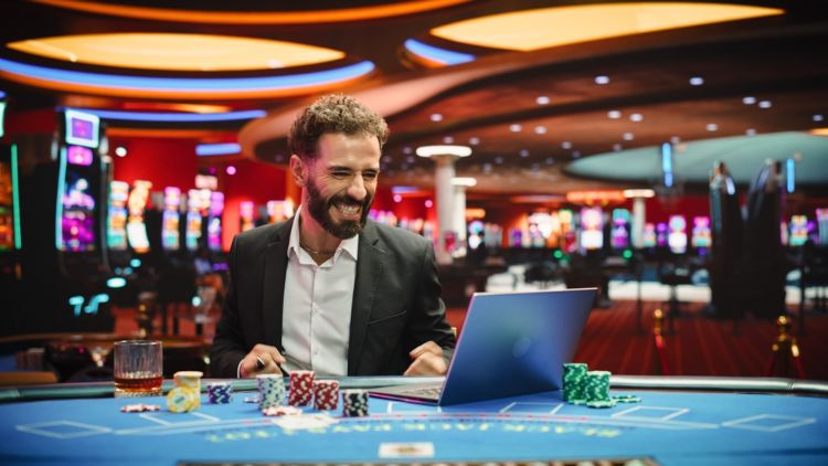 Kodėl verta išmėginti pokerį?