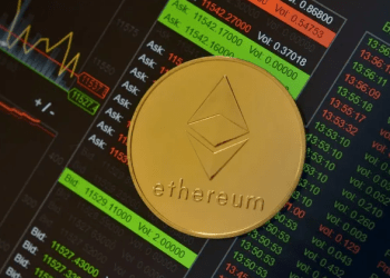 āļāļąāļāļŠāļąāļāļāļēāļ Ethereum: āļĢāļ°āļāļąāļāļĢāļēāļāļē $2,200 āļāļ·āļāļāļļāļāđāļāļŠāļđāđāļāļēāļĢāļāļļāđāļāļāļ°āļĒāļēāļāļāļĢāļąāđāļāļŠāļģāļāļąāļ
