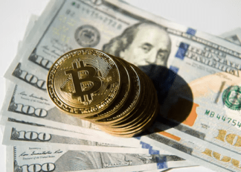 A mobile phone, using APT Mienr to make $7,300 a day! He used cloud mining to make a comeback