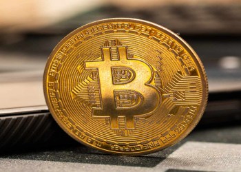 Nevyčkávajte, kým Bitcoin dosiahne 150 000 dolárov — tieto 3 altcoiny môžu premeniť 100 dolárov na 10 000 v prvom štvrťroku 2025.