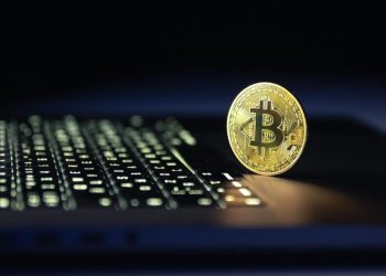 BTC překonal Amazon, Teslu i Metu dohromady – ale podle analytiků má tento memecoin ještě větší růstový potenciál