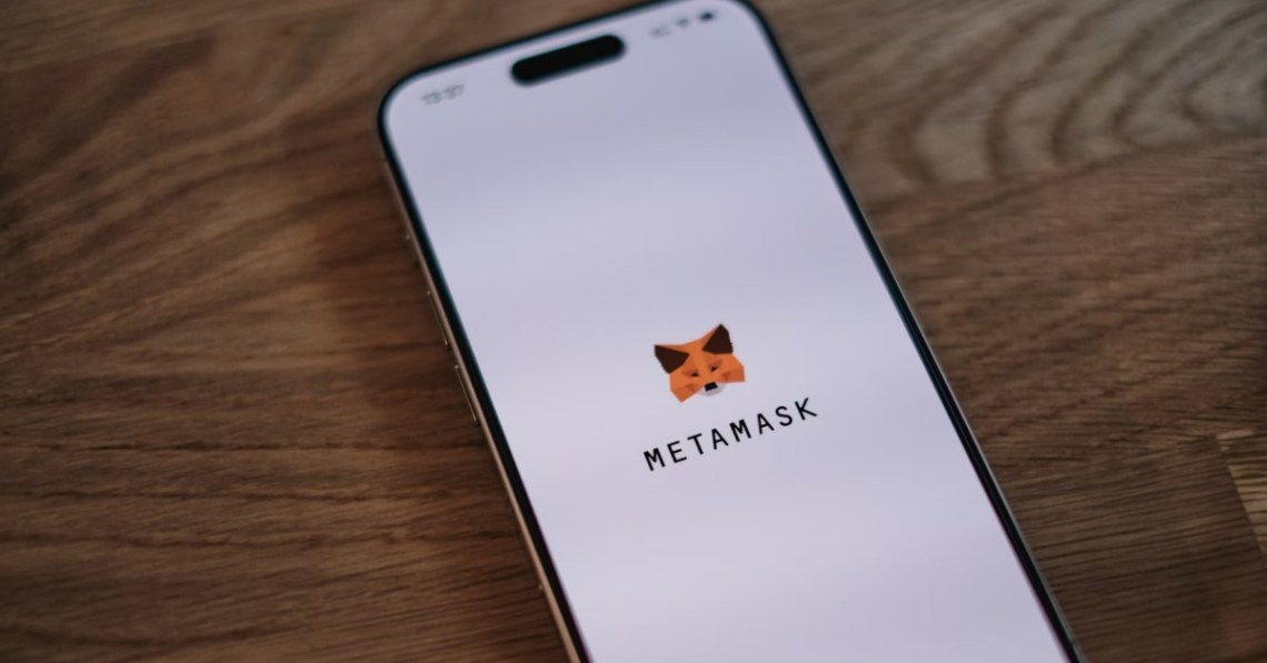 Ghid complet MetaMask 2025 Securitate, Taxe, Funcții și Cele Mai Bune Alternative