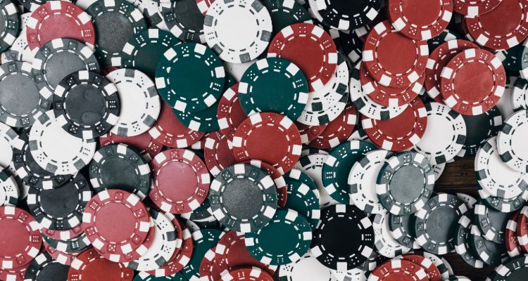 Cash pokerio žetonai su vertėmis