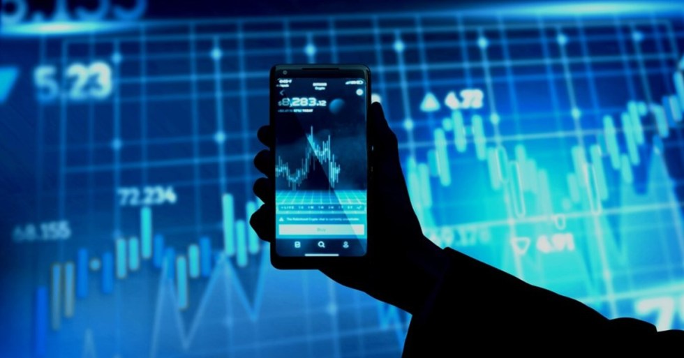 1 criptomonedă excepțională de cumpărat înainte să crească cu 2.975% până în 2030, potrivit lui Cathie Wood și Ark Invest
