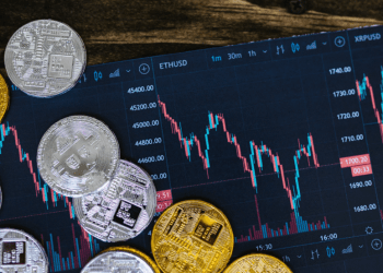Altcoin Paling Diperbincangkan Agustus 2025- Tren Kenaikan XRP, Sui, dan Meme Coin Maxi Doge