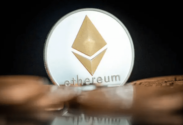 Cathie Wood: “Bitcoin è la Criptovaluta Pura”