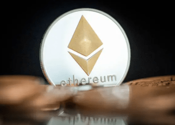 Cathie Wood: “Bitcoin è la Criptovaluta Pura”