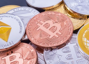Top 3 altcoiny, ktoré veľryby práve hromadia