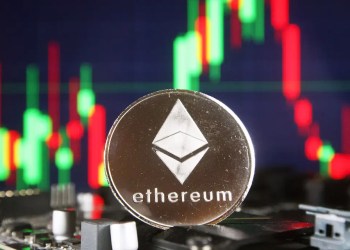 Három túladott altcoin, amelyet érdemes megvenni, miközben az Ethereum új csúcsra ér