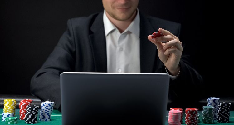 Kaip pradėti žaisti kazino online?