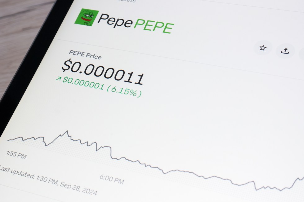 PEPE nedēļas laikā pieaug par ~6%: kas veicina šo kustību