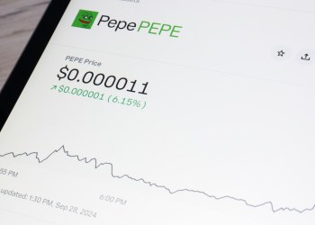 PEPE nedēļas laikā pieaug par ~6%: kas veicina šo kustību