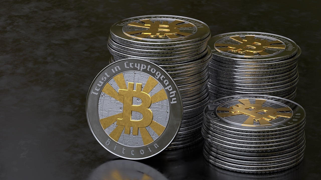 Bitcoin Mid-Size Whales Aggressively Expanding Their Stash – What This Means For The Market Bitcoin Mid-Size Whales Aggressively Expanding Their Stash – What This Means For The Market