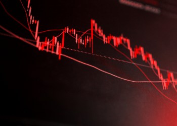 Kriptovalūtu kritums šodien: Sāpes rādītājos, iespējas iepriekšpārdošanā