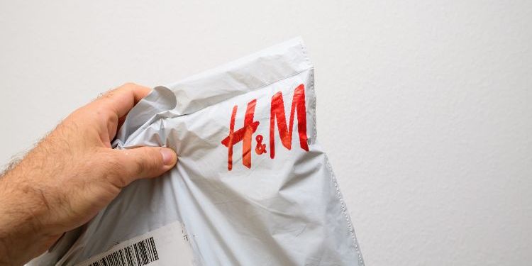 Ar egzistuoja oficiali HM mystery box?