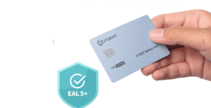 Hand holding D’CENT EAL5+ backup card.