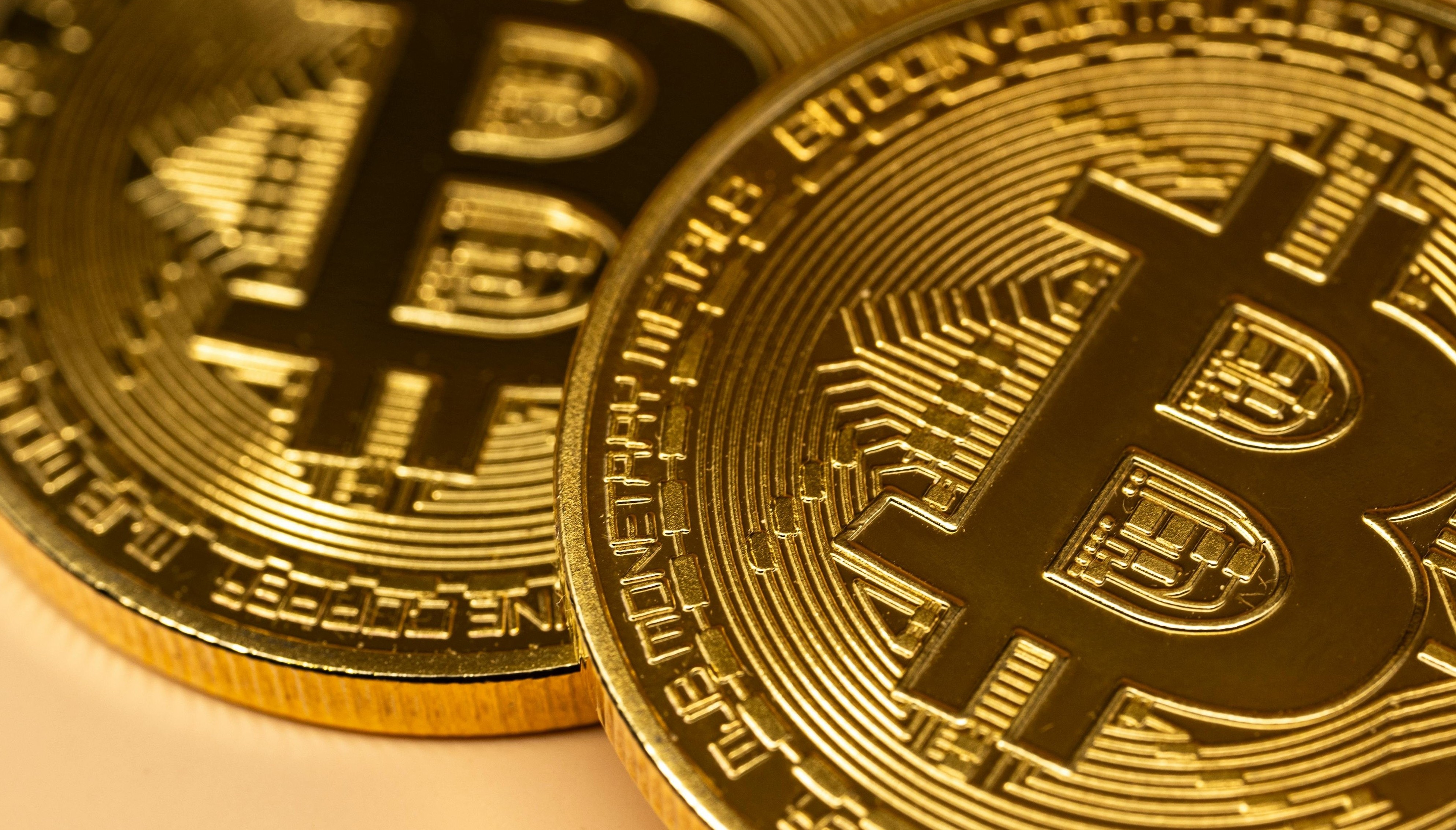 Top Bitcoin Bull Identifies Key Force Driving BTC's Sharp Decline