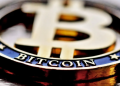 Michael Saylor nei guai? Schiff prevede la bancarotta di MicroStrategy mentre Bitcoin crolla