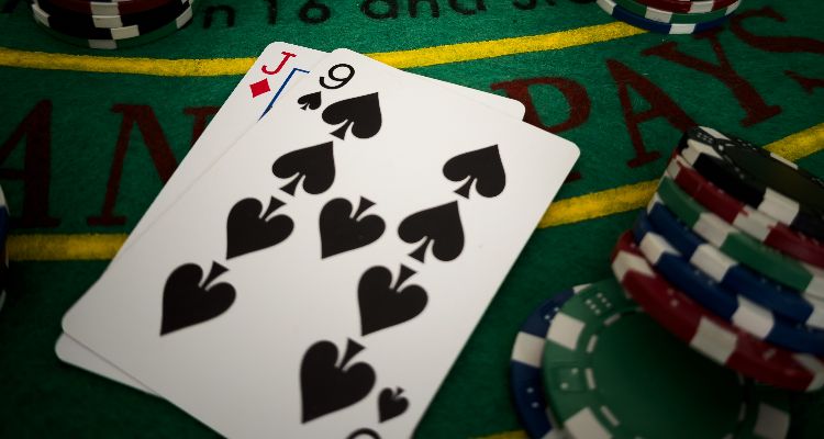 Kortų žaidimai: vieta kur susitinka sėkmė ir strategija