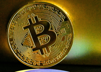 Kiyosaki avverte: è iniziato un crollo massiccio. Bitcoin come rifugio per proteggere la tua ricchezza