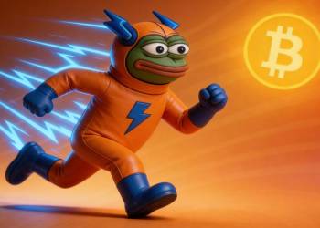 มาสคอต Bitcoin Hyper วิ่งพร้อมสายฟ้าพลังงานบนพื้นหลังสีส้ม