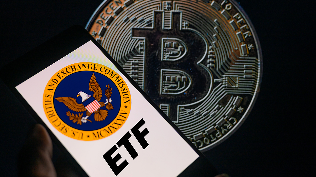 Bitcoin Spot ETFs Register $360M In Net Outflows, Extend 4-Week Red ...