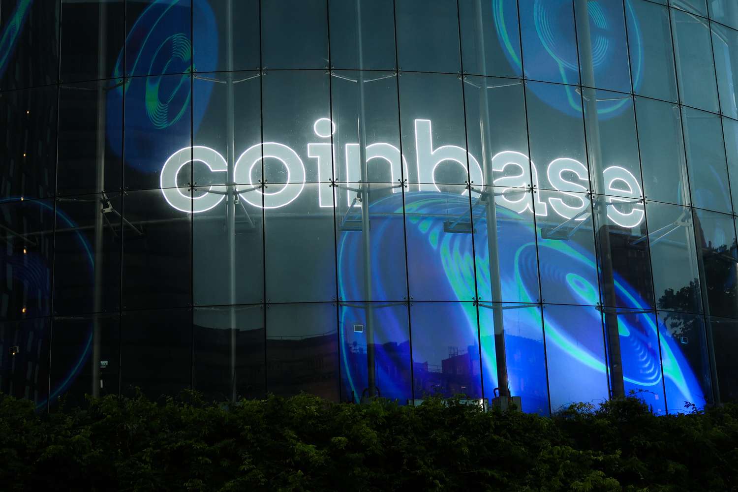 Coinbase Escalates Fight With Australian Banks Over Crypto Bans