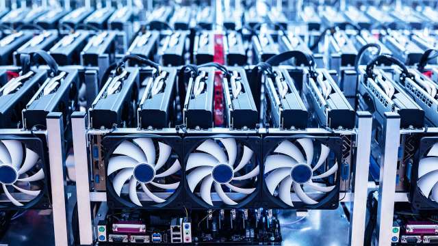 Bitcoin Mining Difficulty Falls By 11% In Largest Drop Since China’s Ban – Details