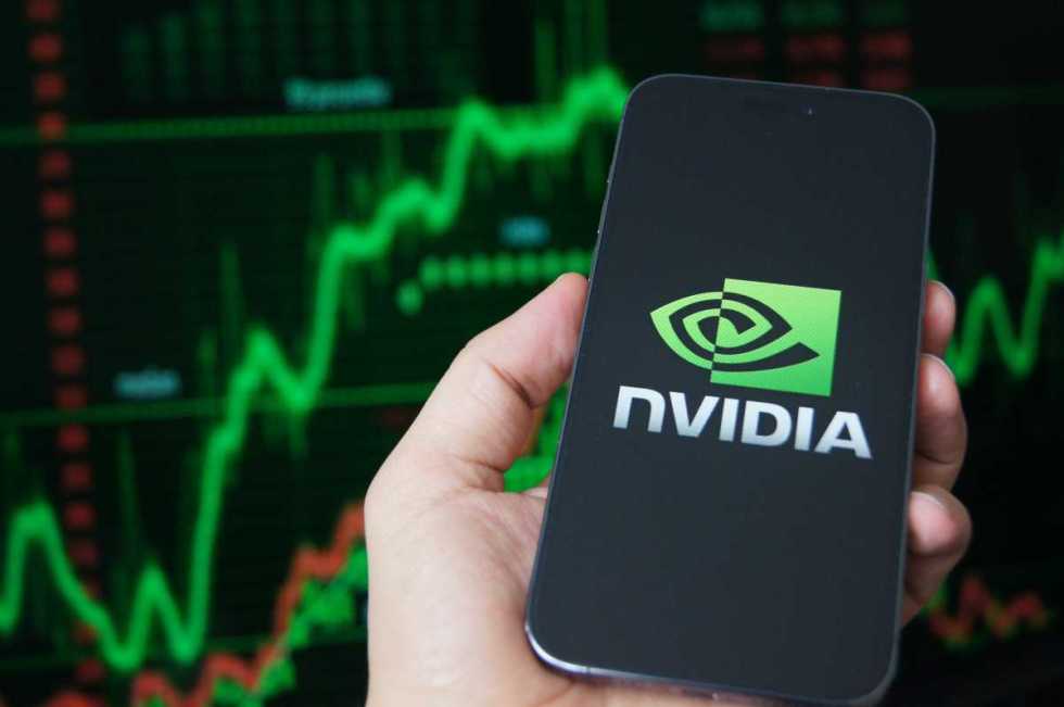 Bitcoin supera los 71.000 dólares mientras NVIDIA dispara su precio