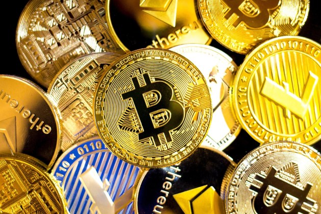 Altcoins To Make New Millionaires: Pundit Says Money Printer Will Turn On Once Bitcoin Does This